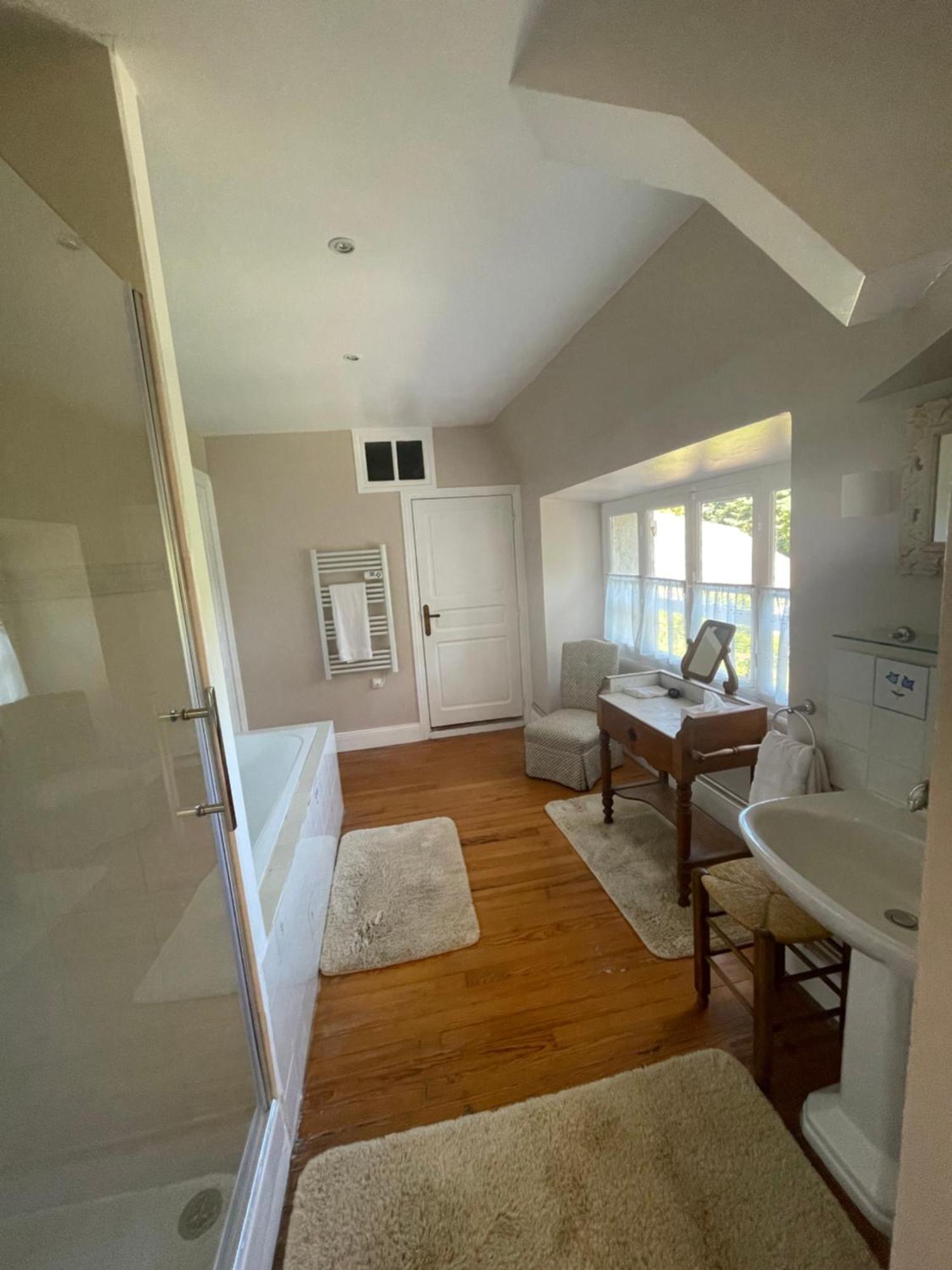 La Grange Du Barry Bed & Breakfast Belveze Bagian luar foto